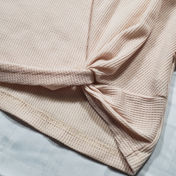 🧑‍🎄10/10🧑‍🎄Zoju Yozio waffle top with front knot - Picture 3 of 9